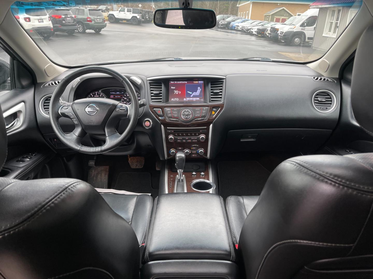 2013 Silver /Black Nissan Pathfinder Platinum 4WD (5N1AR2MM1DC) with an 3.5L V6 DOHC 24V engine, Automatic transmission, located at 547 E. Main St., Orwell, OH, 44076, (440) 437-5893, 41.535435, -80.847855 - Photo#44